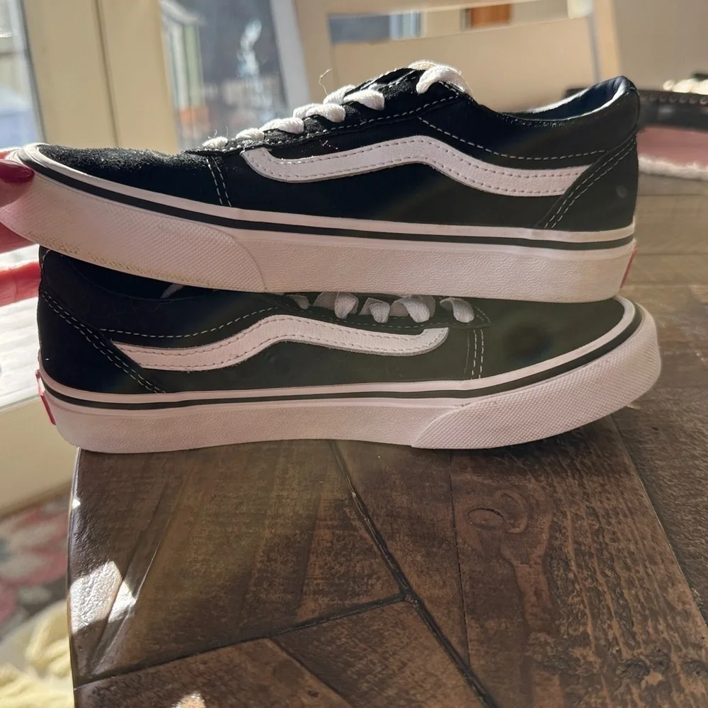 Vans Old Skool Black White Stripe Lace Up, youth sz. 3 - Picture 6 of 9